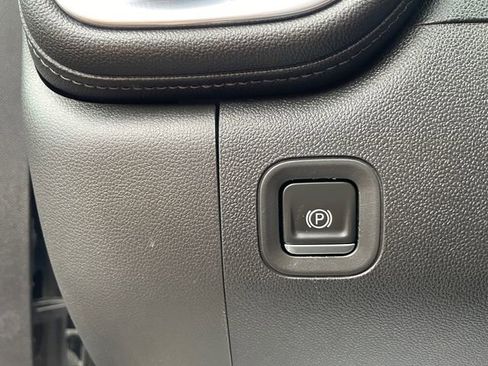 Used 2021 GMC Sierra 1500 Elevation w/ Preferred Package image 27