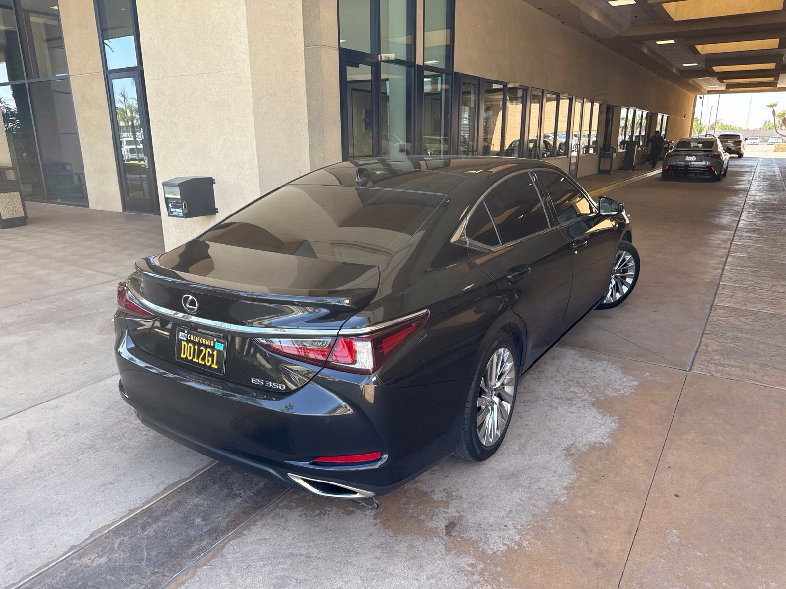 Certified 2022 Lexus ES 350 w/ Accessory Package 2 FWD image 3