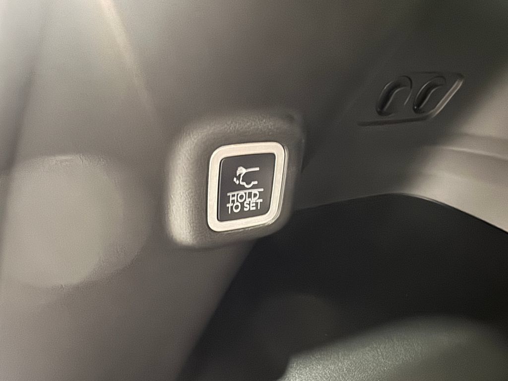 New 2026 Jeep Cherokee Overland w/ Advanced Pro Tech Group AWD/4WD image 38