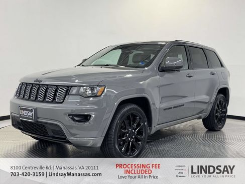 Used 2019 Jeep Grand Cherokee Altitude AWD/4WD image 4