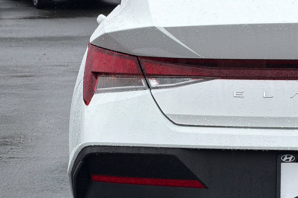 Certified 2026 Hyundai Elantra SE FWD image 7