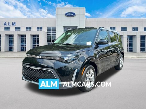 Used 2025 Kia Soul LX w/ LX Technology Package FWD image 1