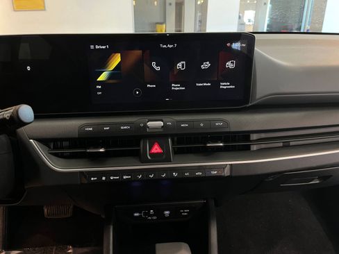 Used 2025 Kia K4 LXS image 17