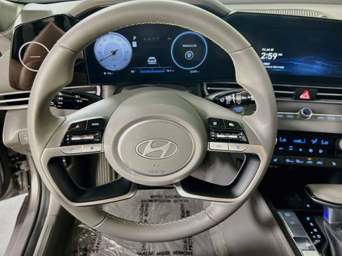 Used 2024 Hyundai Elantra SEL w/ Convenience Package FWD image 11
