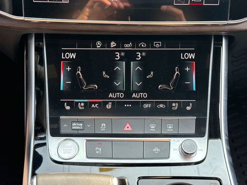 Used 2020 Audi Q8 Premium Plus w/ Premium Plus Package AWD/4WD image 31
