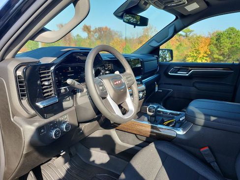 New 2026 GMC Sierra 1500 Elevation image 11