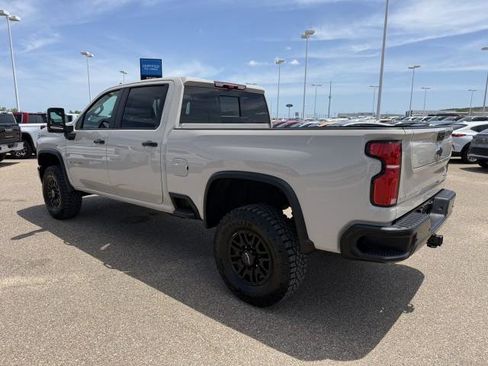 New 2026 Chevrolet Silverado 2500 ZR2 AWD/4WD image 7
