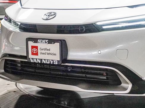 Used 2026 Toyota Prius Plug-In Hybrid image 5