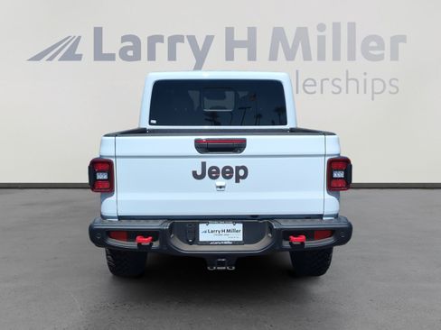 New 2026 Jeep Gladiator Rubicon w/ Capability Package AWD/4WD image 4