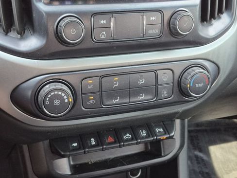 Used 2021 Chevrolet Colorado LT w/ Safety Package RWD image 15