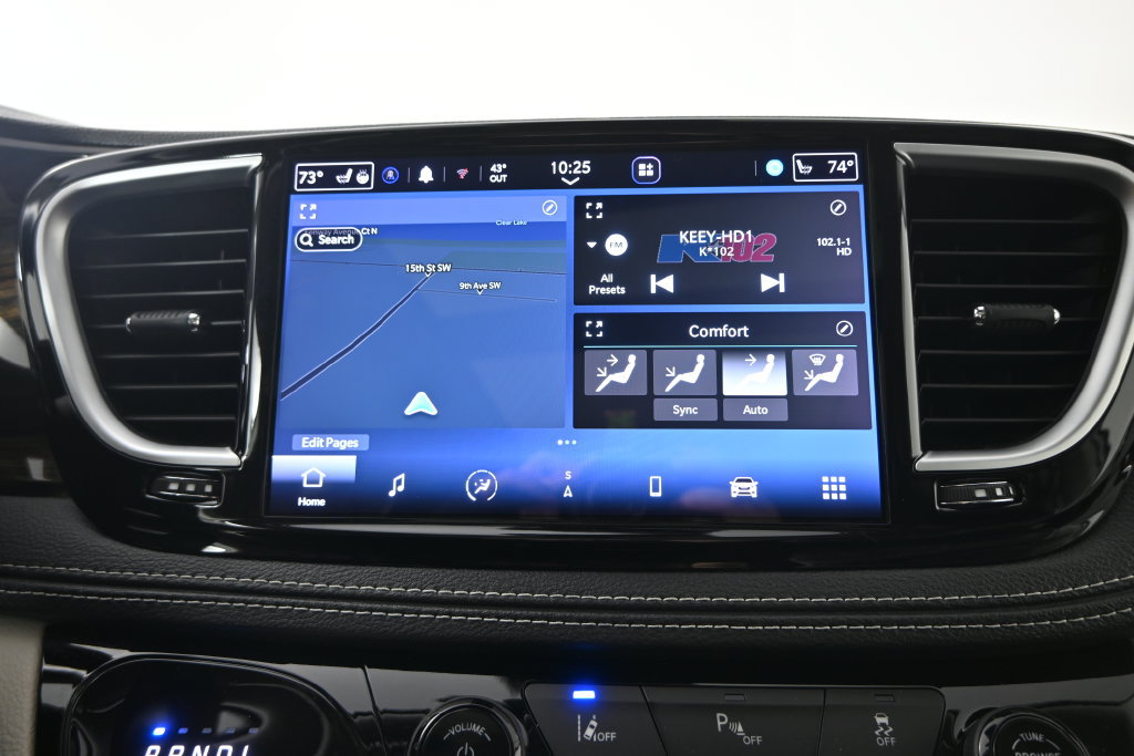 Used 2023 Chrysler Pacifica Limited FWD image 27