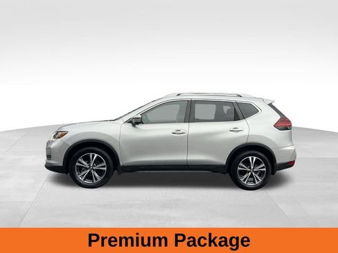 Used 2019 Nissan Rogue SV w/ Premium Package image 2
