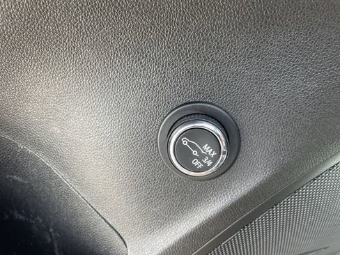 Used 2023 Buick Envision Essence FWD image 27