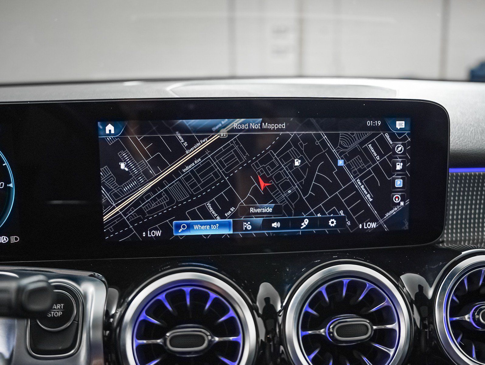 Certified 2023 Mercedes-Benz EQB 300 4MATIC w/ Exclusive Package image 21