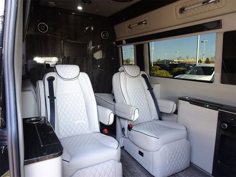 Used 2023 Mercedes-Benz Sprinter 3500 image 23