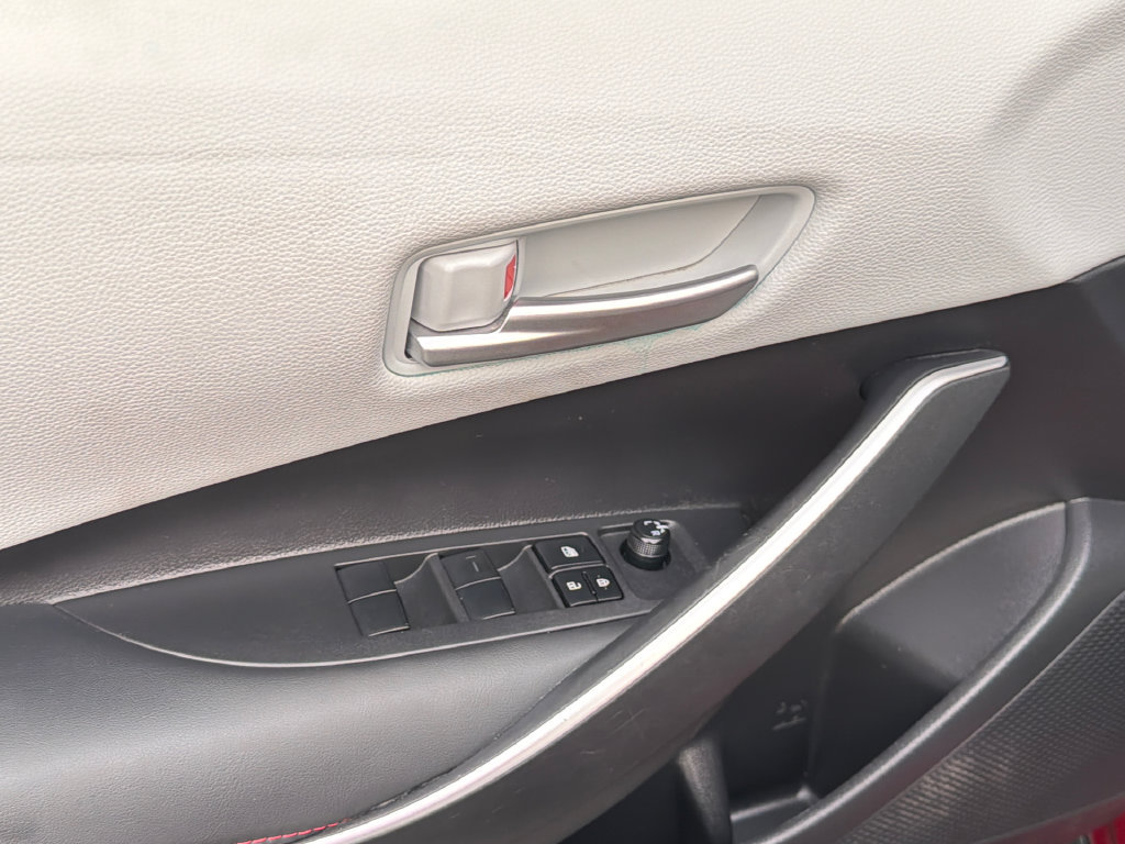 Used 2025 Toyota Corolla SE FWD image 19