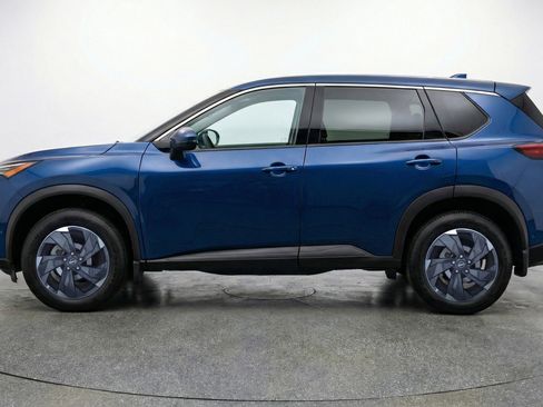 Used 2025 Nissan Rogue SV image 5