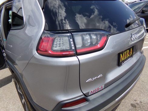 Used 2019 Jeep Cherokee Limited image 17