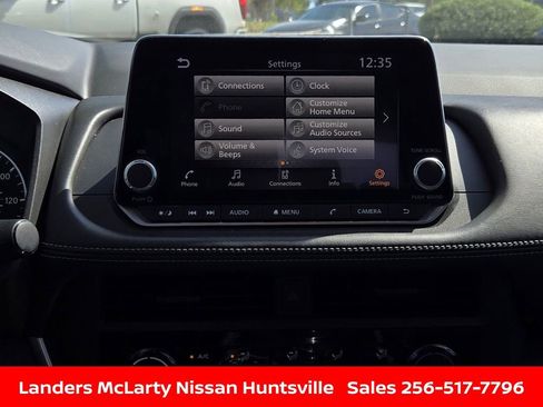 Used 2025 Nissan Rogue S image 18