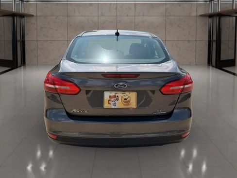 Used 2016 Ford Focus SE FWD image 11