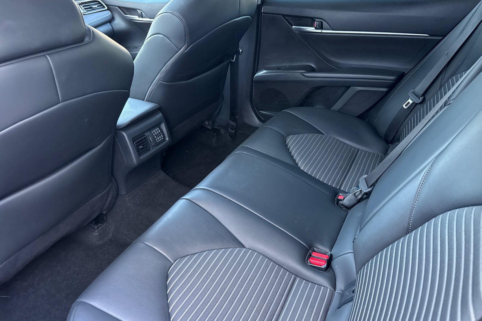 Used 2023 Toyota Camry SE w/ Audio Upgrade Package FWD image 12