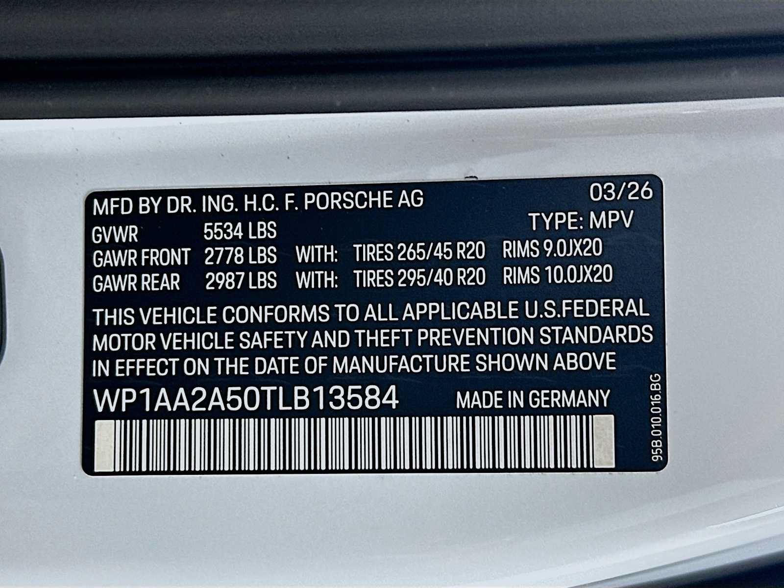 Used 2026 Porsche Macan AWD/4WD image 33