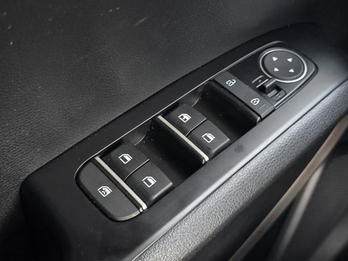 Used 2024 Kia Soul LX w/ Option Group 015 FWD image 23