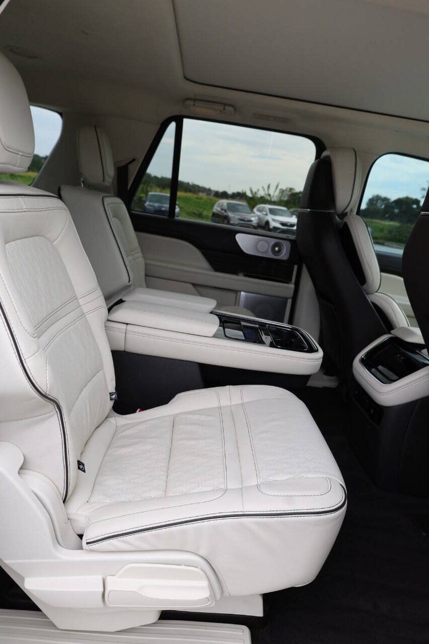 Used 2022 Lincoln Navigator L Black Label AWD/4WD image 16