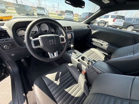 Used 2014 Dodge Challenger R/T Plus image 19