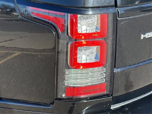 Used 2017 Land Rover Range Rover HSE image 31