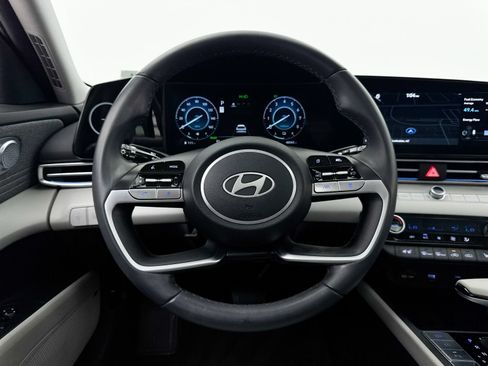 Used 2024 Hyundai Elantra Limited FWD image 4