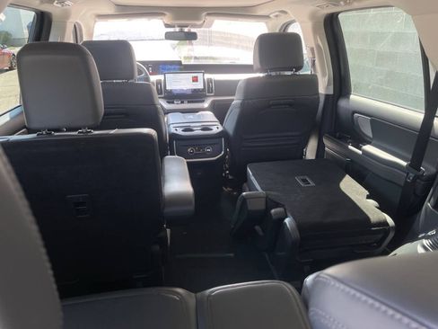 Used 2025 Ford Expedition Active AWD/4WD image 20