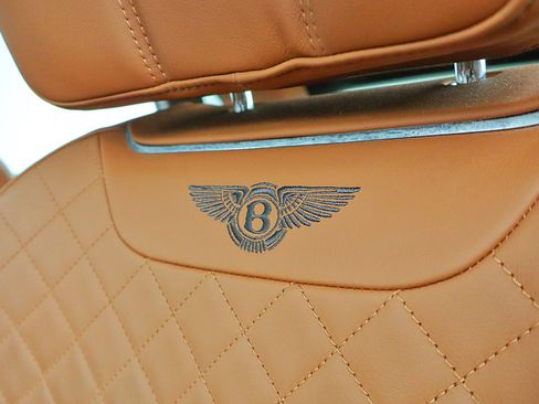 Used 2019 Bentley Bentayga image 36