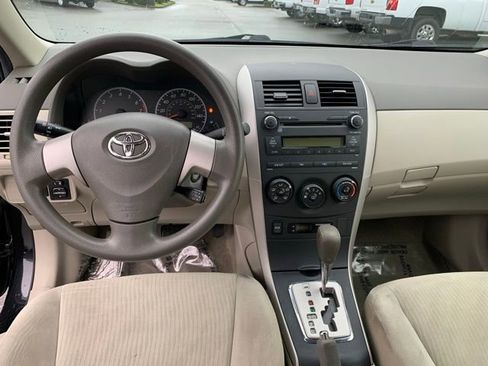 Used 2010 Toyota Corolla LE image 12