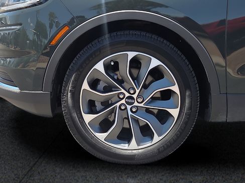 Used 2022 Lincoln Nautilus Reserve w/ Luxury Package FWD image 8