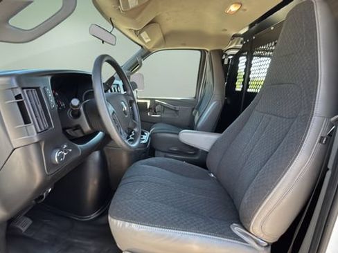 Used 2024 Chevrolet Express 2500 w/ Driver Convenience Package RWD image 18