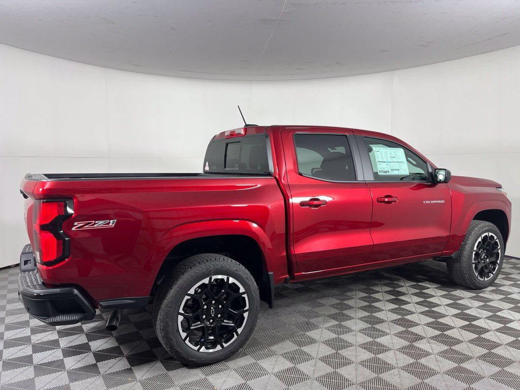 New 2026 Chevrolet Colorado Z71 w/ Technology Package AWD/4WD image 3