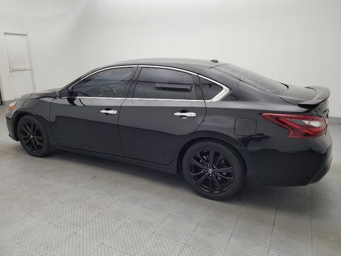 Used 2018 Nissan Altima 2.5 SR w/ SR Midnight Edition FWD image 3