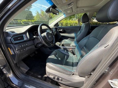 Used 2019 Kia Niro EX Premium FWD image 9