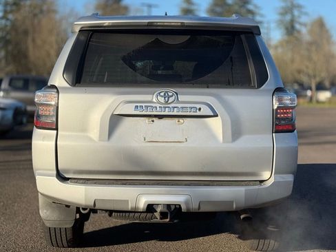 Used 2015 Toyota 4Runner SR5 image 4