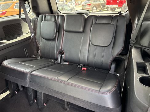 Used 2019 Dodge Grand Caravan GT image 11
