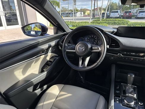 Used 2019 MAZDA MAZDA3 Hatchback w/ Preferred Package image 22