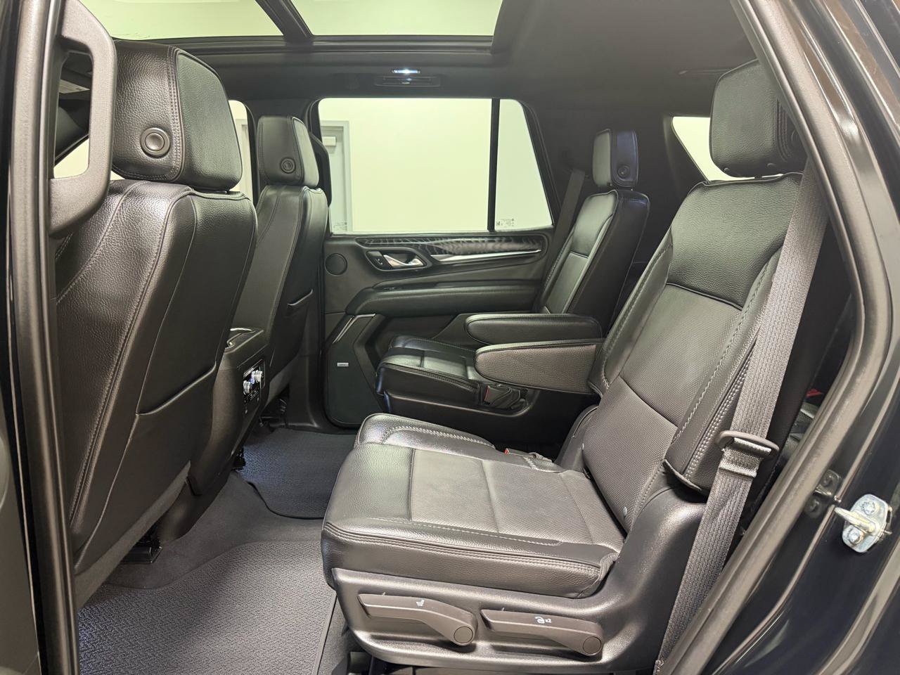 Used 2023 GMC Yukon Denali AWD/4WD image 23