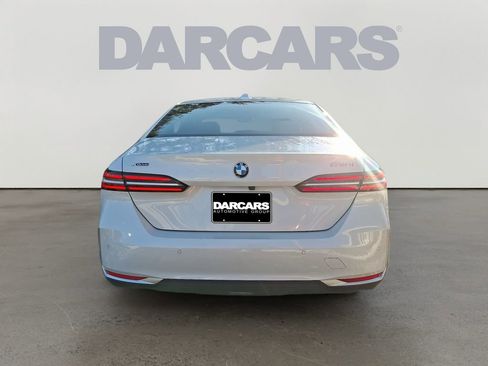 Used 2025 BMW 530i xDrive image 5