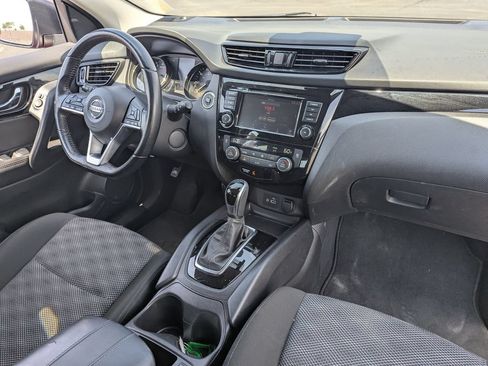 Used 2021 Nissan Rogue Sport SV AWD/4WD image 32