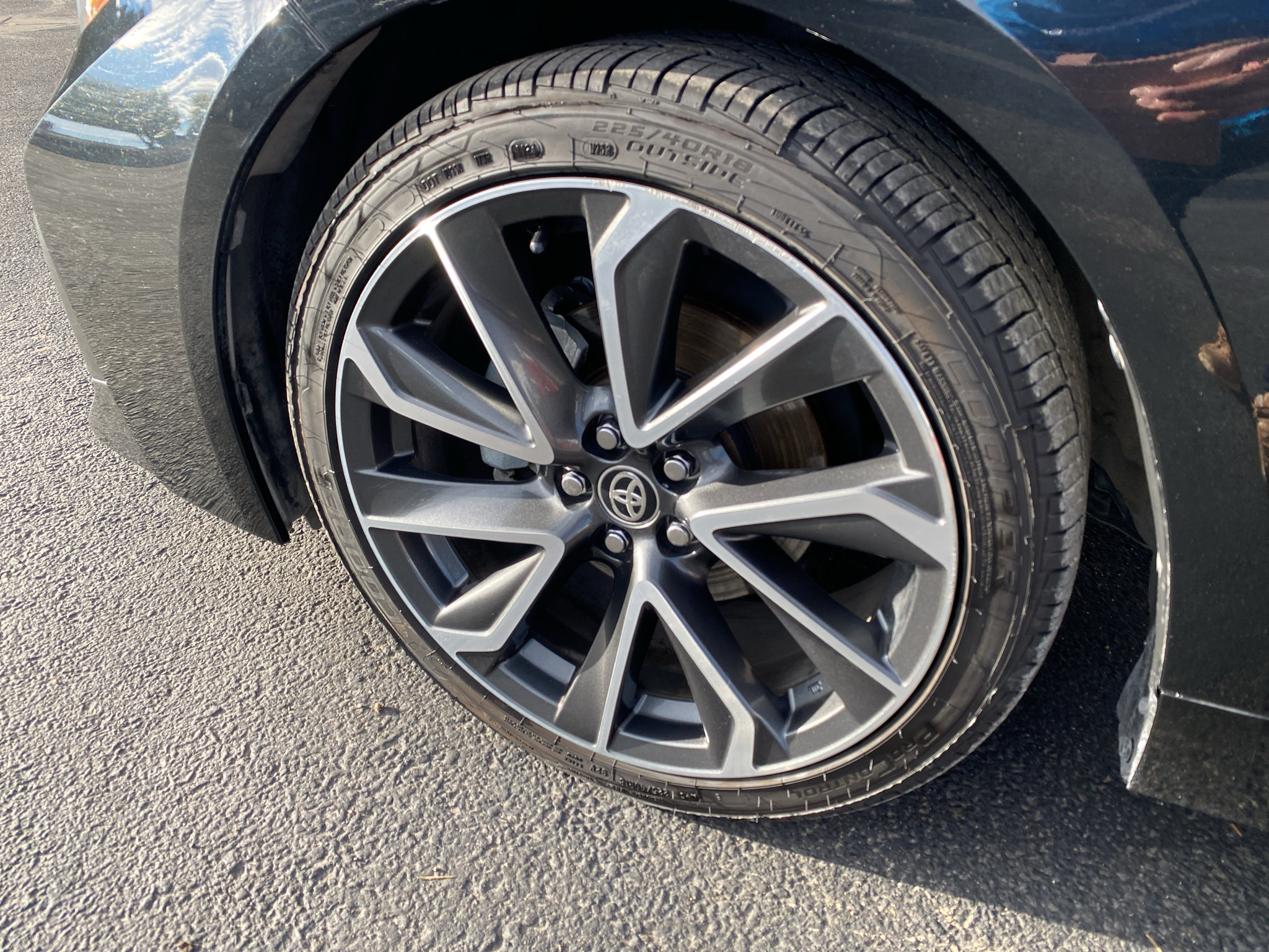 Used 2020 Toyota Corolla XSE FWD image 2