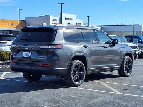 Used 2023 Jeep Grand Cherokee L Limited w/ Luxury Tech Group II image 4