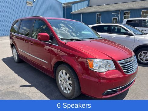Used 2016 Chrysler Town & Country Touring FWD image 2