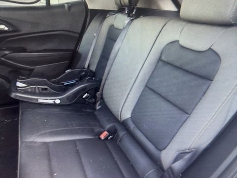 Used 2024 Chevrolet Trax ACTIV w/ Sunroof Package image 5