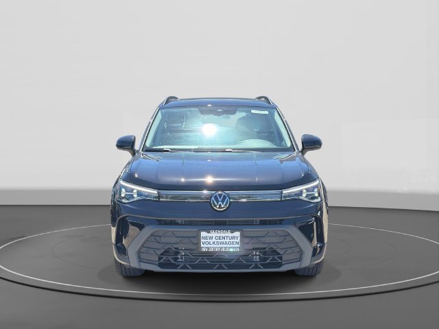 New 2026 Volkswagen Taos SE FWD image 2